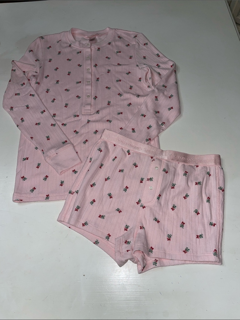 Victoria’s Secret 2 piece pajama short set small like new